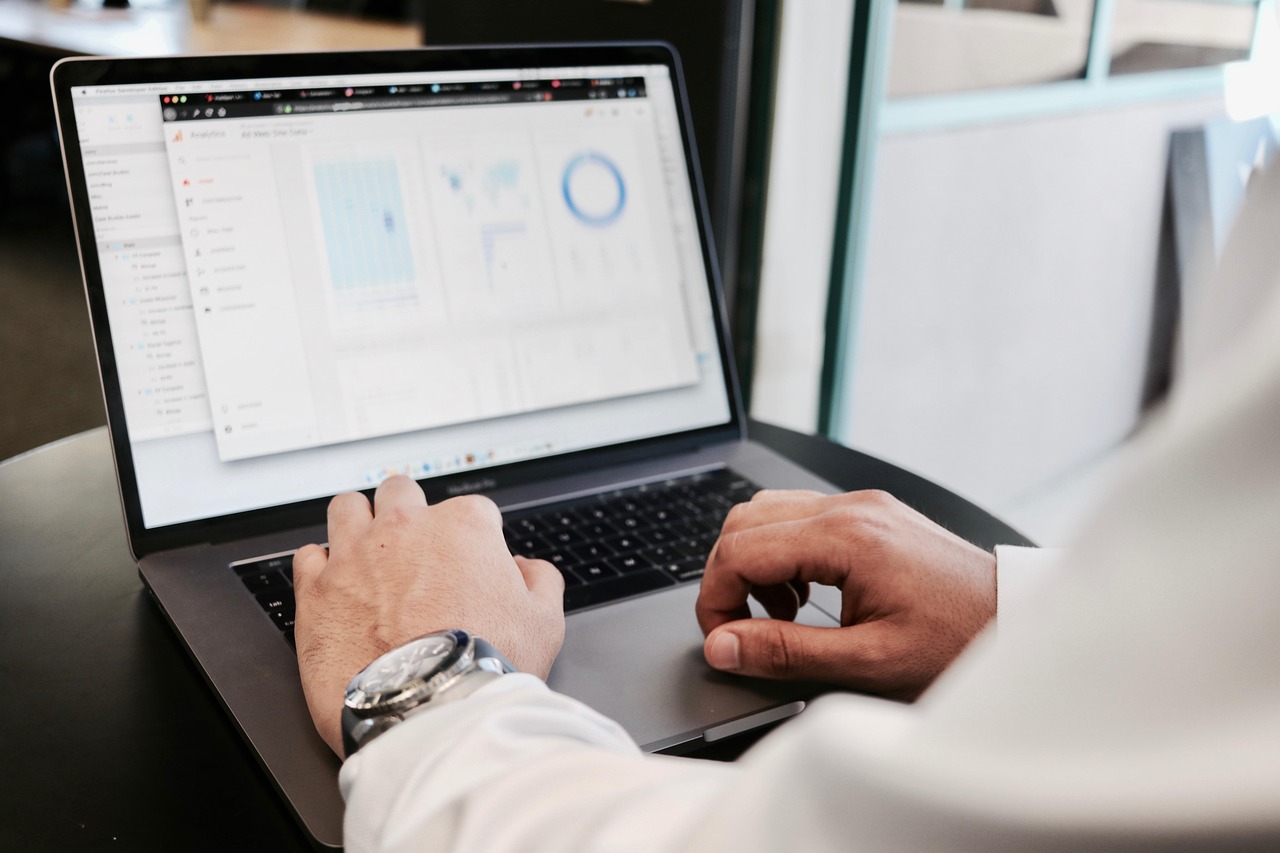 inbound ou outbound marketing : comment choisir la meilleure stratégie pour 2025 ?