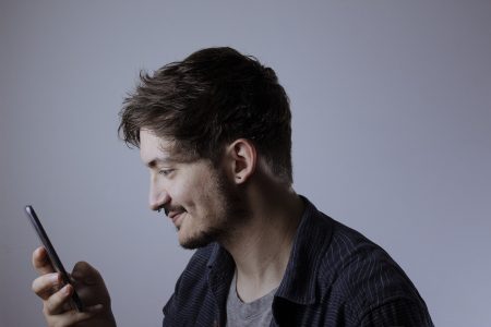 découvrez nos simulations d'appels réalistes pour améliorer vos compétences en communication. que ce soit pour le service client, la vente ou la négociation, nos outils vous préparent efficacement à toutes les situations. formez-vous dès aujourd'hui pour exceller dans vos interactions professionnelles.