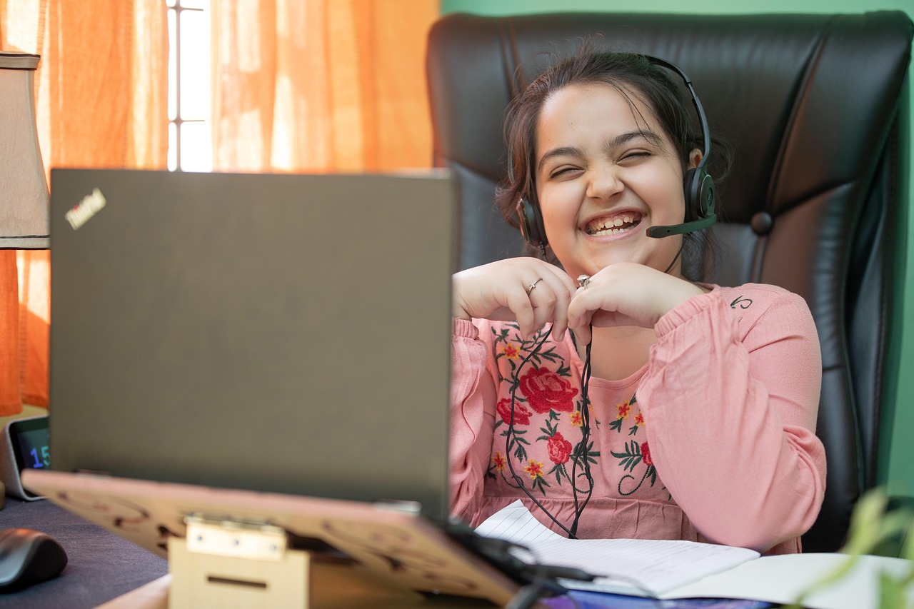 découvrez les meilleures pratiques et outils pour une collaboration à distance efficace. améliorez la communication et la productivité de votre équipe, où que vous soyez, grâce à nos conseils et astuces sur le travail collaboratif à distance.
