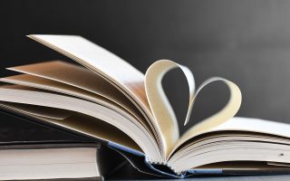 découvrez l'art du storytelling : comment captiver votre audience en racontant des histoires fascinantes qui marquent les esprits et enrichissent vos expériences personnelles et professionnelles.