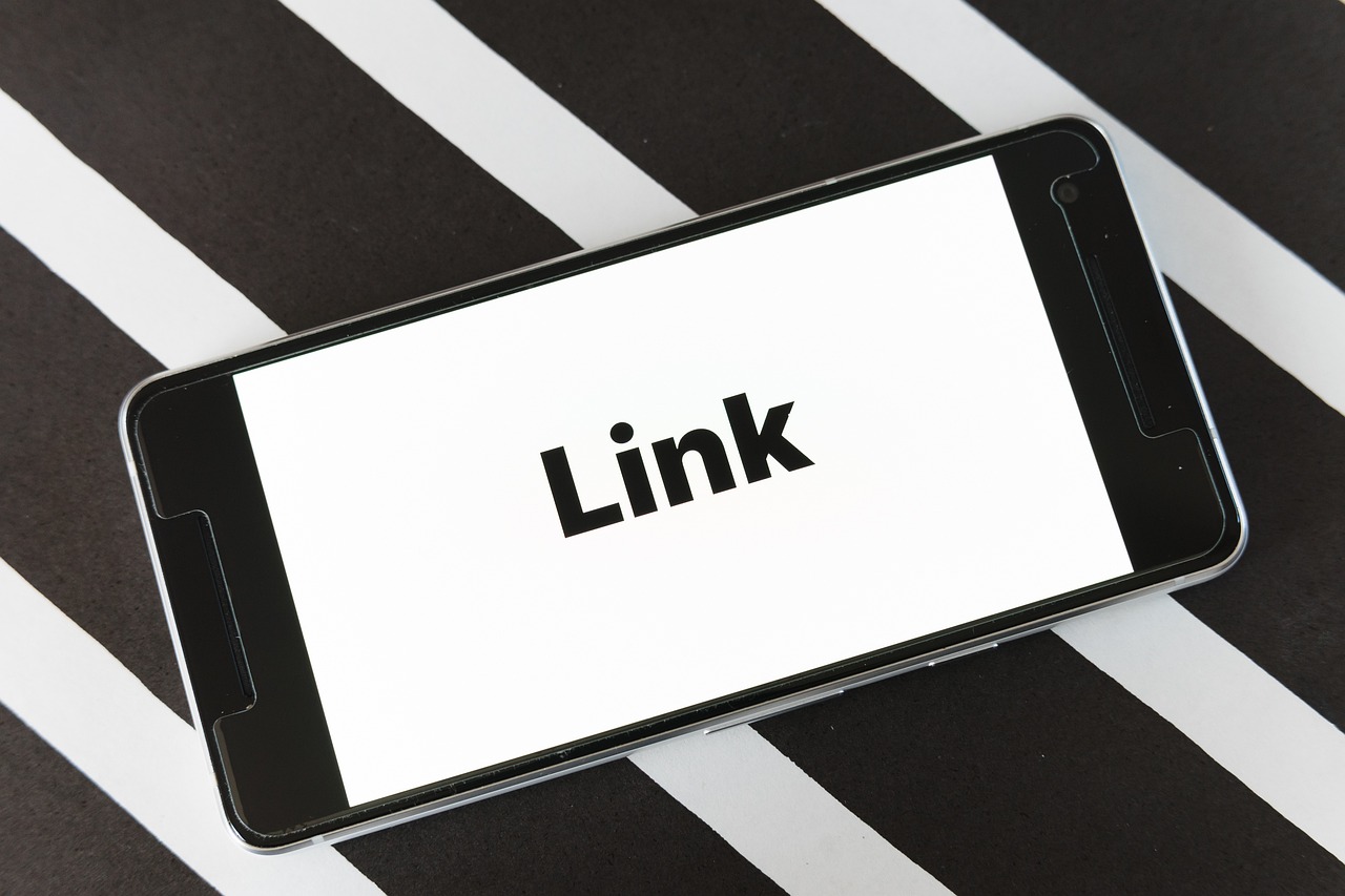 découvrez une stratégie seo complète pour améliorer la visibilité de votre site web. apprenez à optimiser votre contenu, à analyser vos concurrents et à attirer un trafic organique de qualité grâce à des techniques éprouvées.