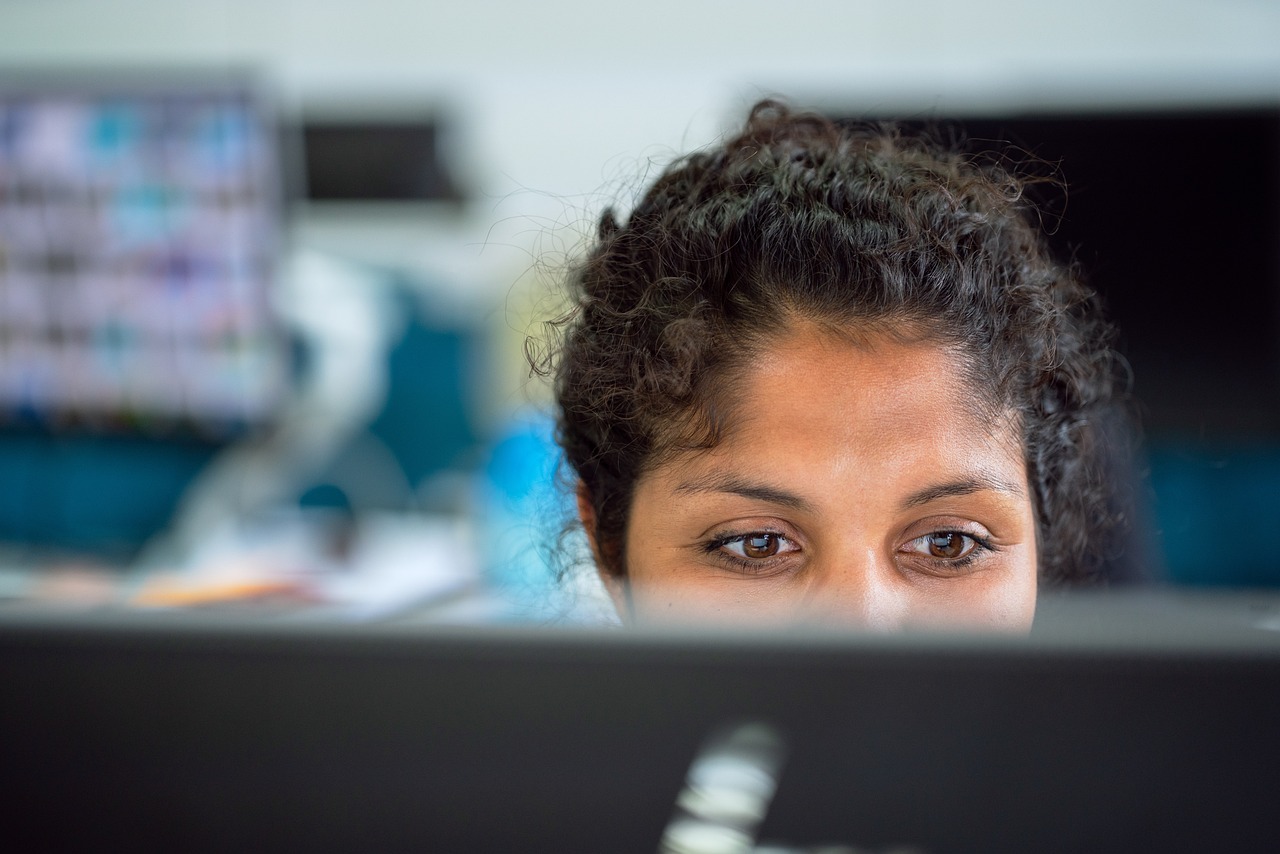 découvrez les droits des employés en entreprise : protection au travail, contrat, licenciement, conditions de travail, discrimination et recours selon la législation française.
