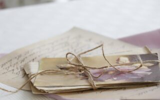 exemple de lettre de motivation pour un master en finance, mettant en avant vos compétences, expériences et objectifs professionnels afin de convaincre le comité d'admission.