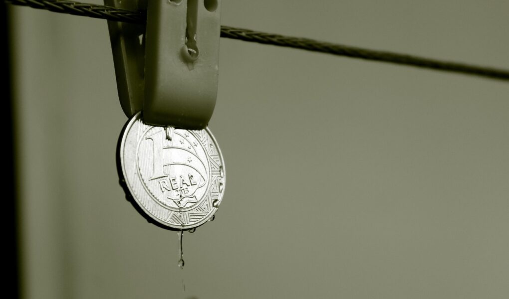 découvrez le salaire minimum au portugal en 2025, les nouvelles réglementations, les montants actualisés et leur impact sur les travailleurs et l'économie locale.